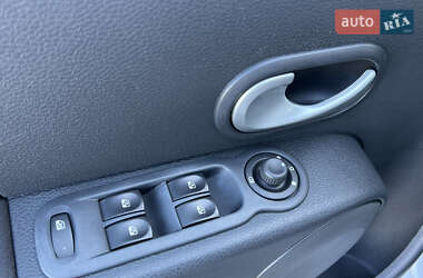 Хэтчбек Renault Modus 2009 в 