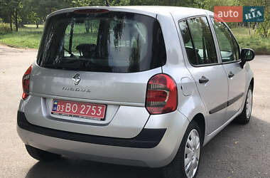 Хэтчбек Renault Modus 2009 в 