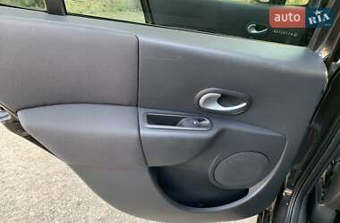 Хэтчбек Renault Modus 2009 в 