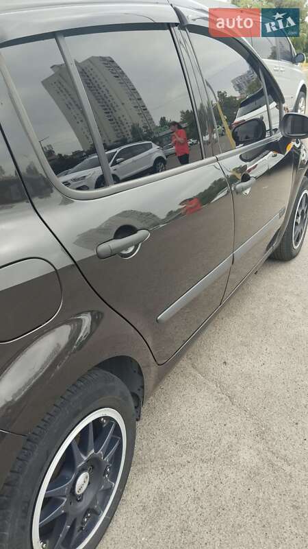 Хэтчбек Renault Modus 2004 в Днепре