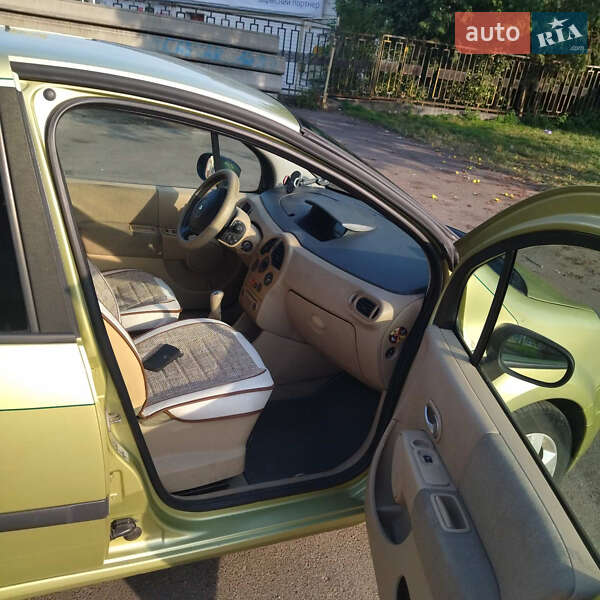 Хэтчбек Renault Modus 2004 в Львове