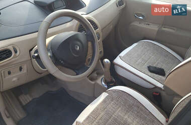 Хэтчбек Renault Modus 2004 в 