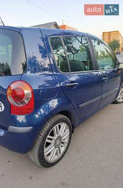 Хэтчбек Renault Modus 2005 в 