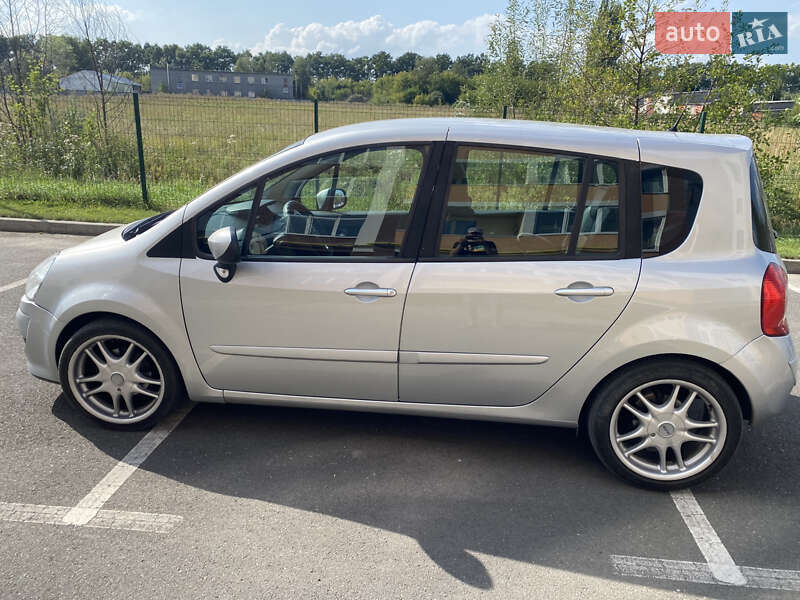 Хэтчбек Renault Modus 2009 в 