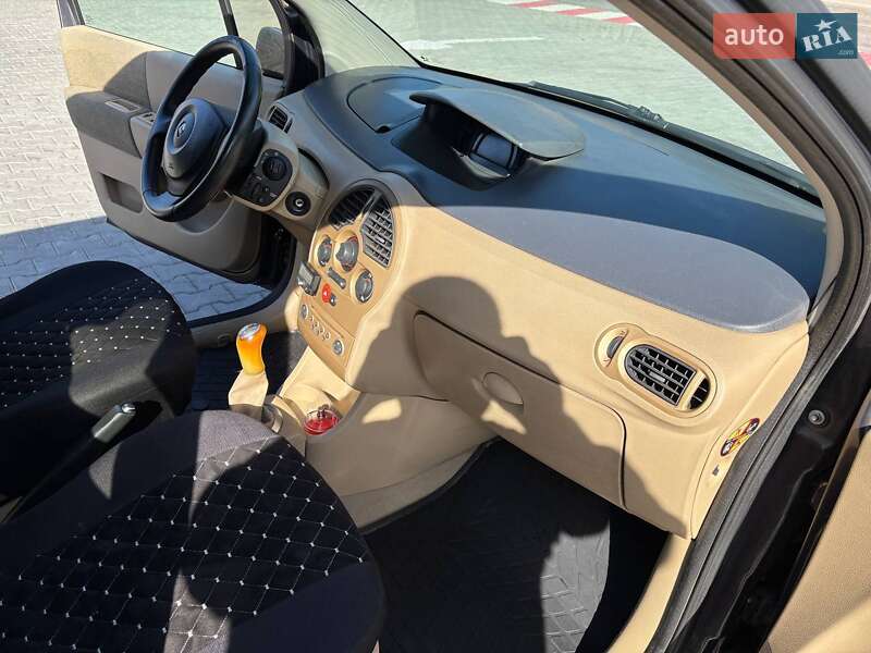 Хэтчбек Renault Modus 2006 в Ставище
