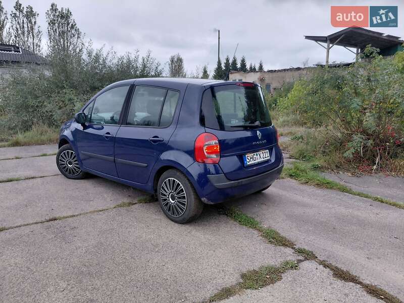 Хэтчбек Renault Modus 2009 в Надворной