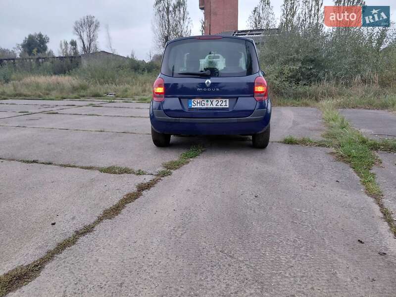 Хэтчбек Renault Modus 2009 в Надворной