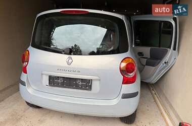 Хэтчбек Renault Modus 2005 в 