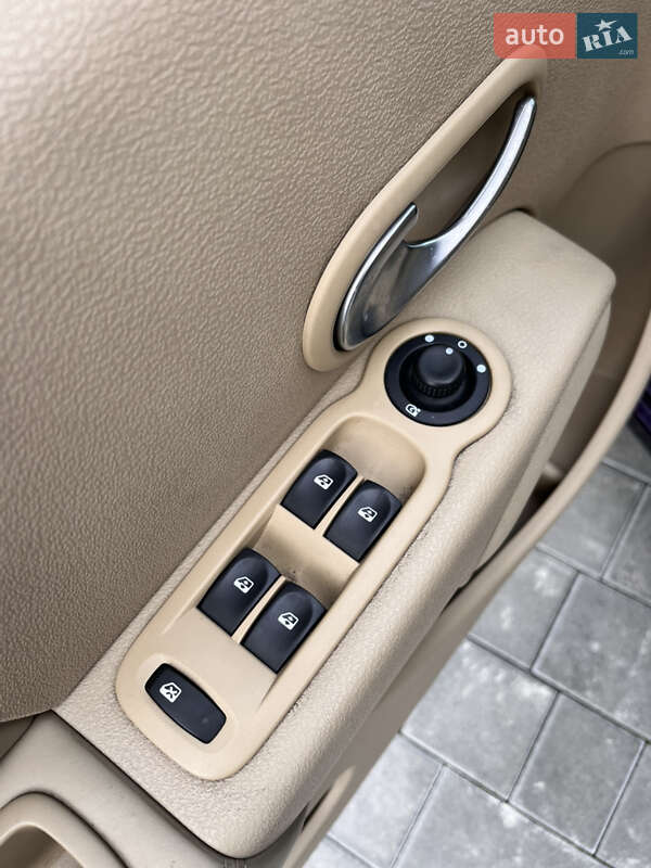 Хэтчбек Renault Modus 2006 в Луцке