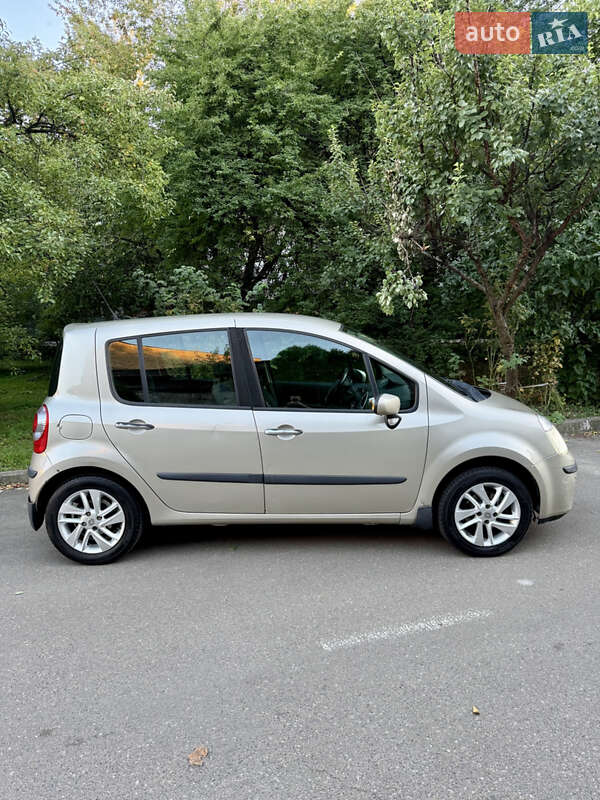 Хэтчбек Renault Modus 2008 в Киеве
