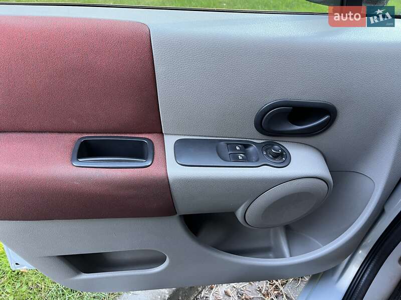 Хэтчбек Renault Modus 2005 в Львове