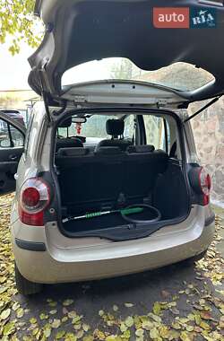 Хетчбек Renault Modus 2006 в  фото 14 Хетчбек Renault Modus 2006 в