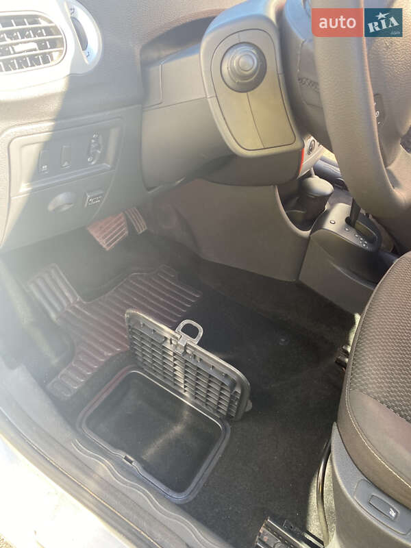 Хэтчбек Renault Modus 2011 в Виннице