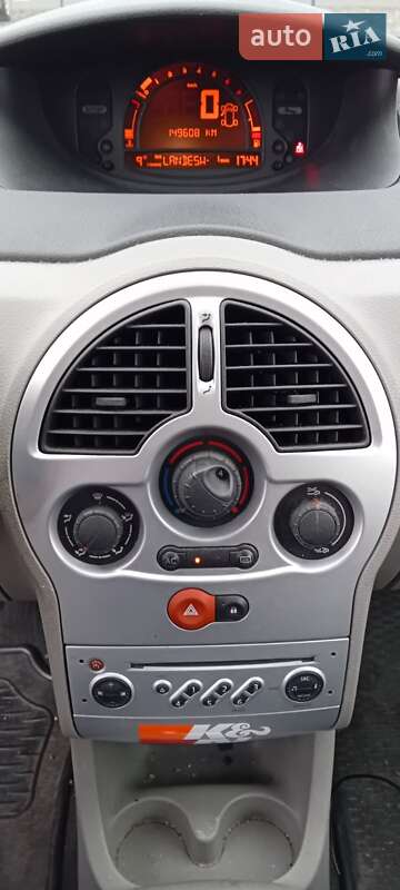 Хэтчбек Renault Modus 2006 в Лубнах