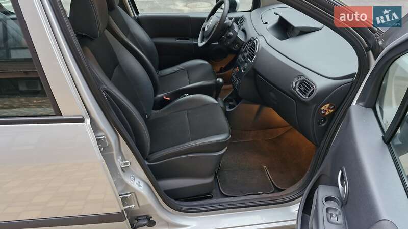 Мінівен Renault Modus 2007 в Чернігові