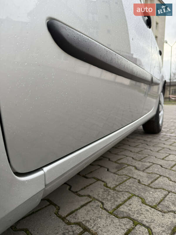 Хэтчбек Renault Modus 2008 в Черновцах