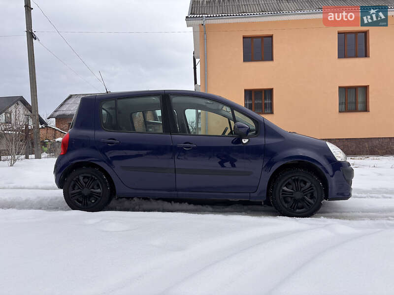 Хэтчбек Renault Modus 2009 в Надворной