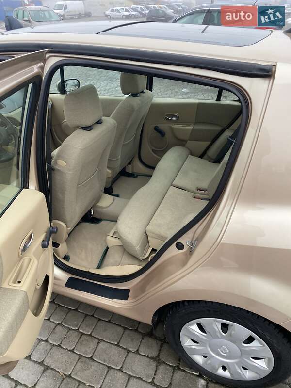 Хэтчбек Renault Modus 2004 в Черновцах