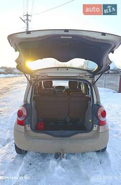 Хэтчбек Renault Modus 2005 в Тараще