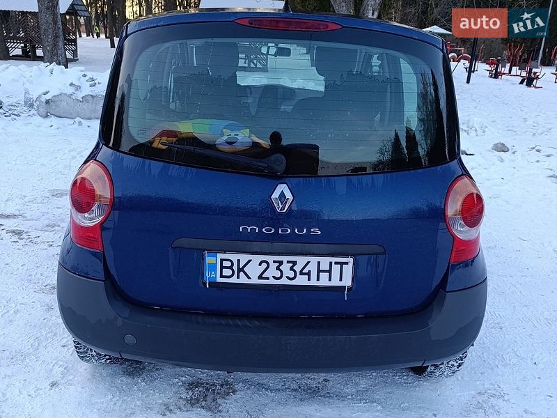Хетчбек Renault Modus 2004 в Млиніві