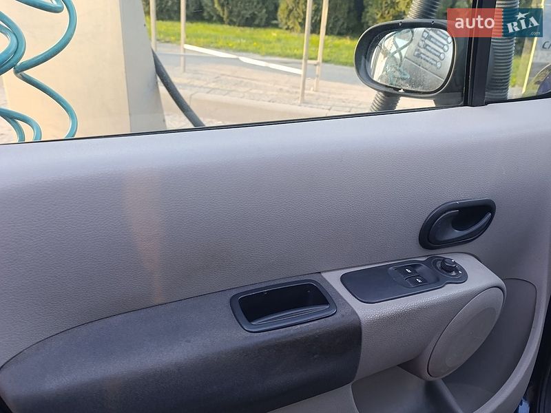 Хетчбек Renault Modus 2004 в Млиніві