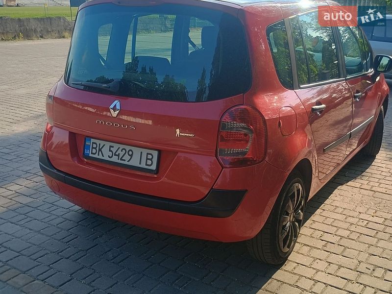 Хетчбек Renault Modus 2008 в Володимирці