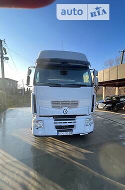 Тягач Renault Premium 2011 в Тячеве