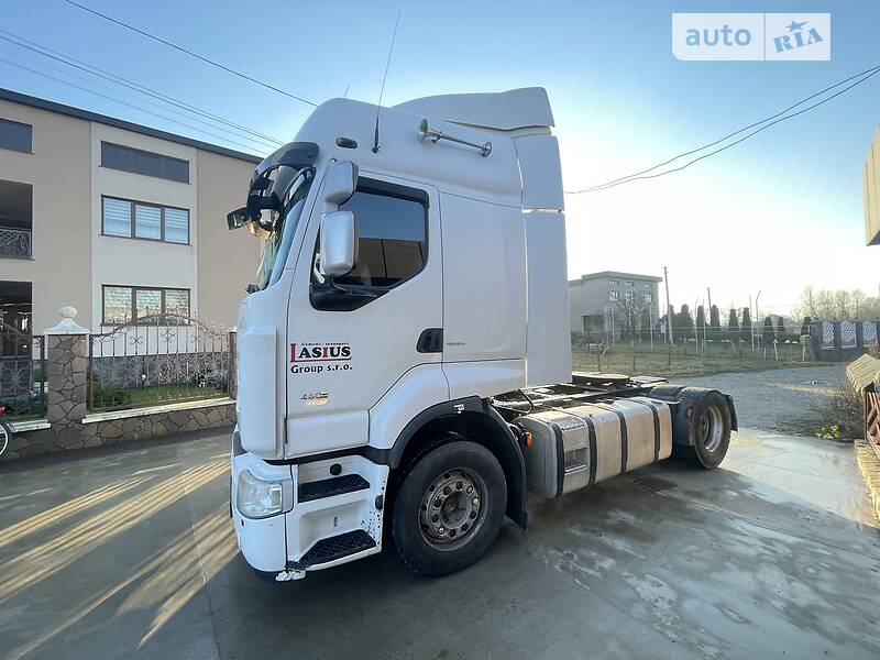 Тягач Renault Premium 2011 в Тячеве