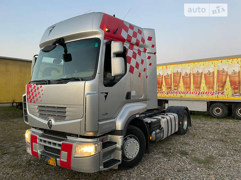 Тягач Renault Premium 2012 в Тячеві