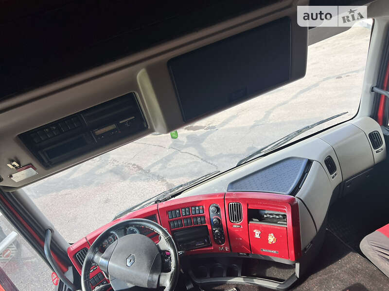 Тягач Renault Premium 2011 в Жовкве