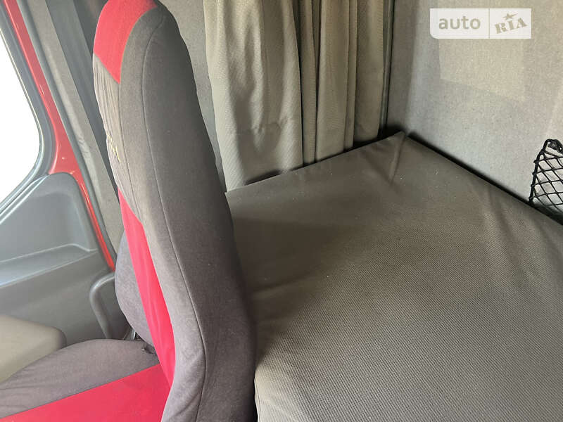 Тягач Renault Premium 2011 в Жовкве