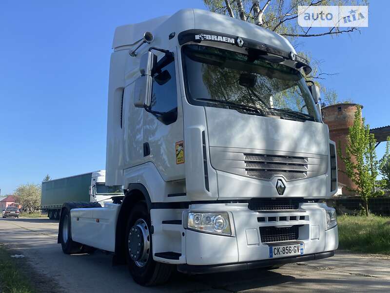 Тягач Renault Premium 2012 в Надворной