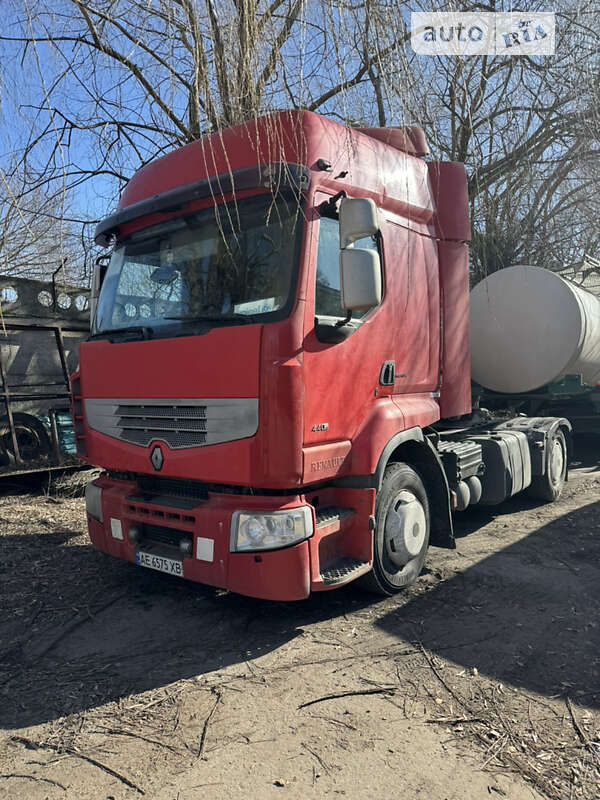 Тягач Renault Premium 2006 в Павлограді