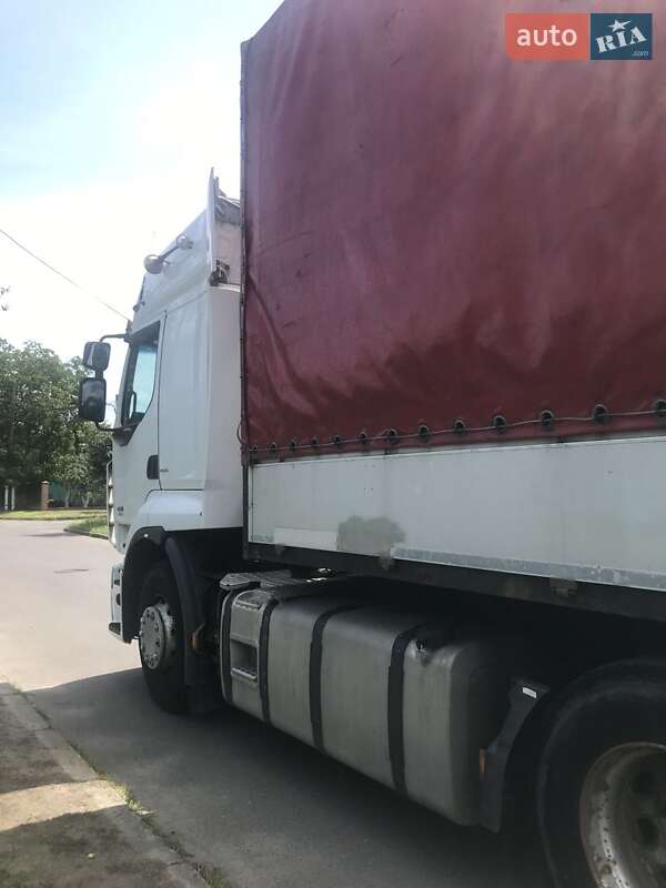 Тягач Renault Premium 2011 в Луцке