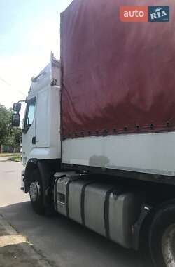 Тягач Renault Premium 2011 в 