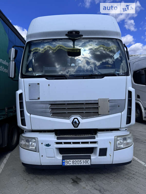 Тягач Renault Premium 2011 в Львові