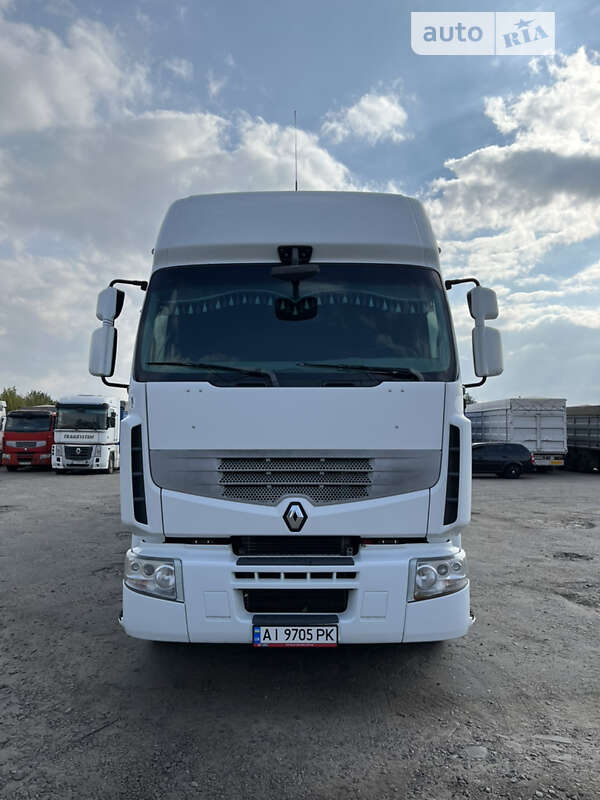 Тягач Renault Premium 2009 в 