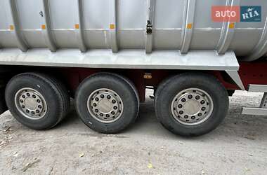 Тягач Renault Premium 2010 в 