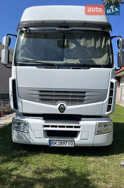 Тягач Renault Premium 2010 в Сарнах