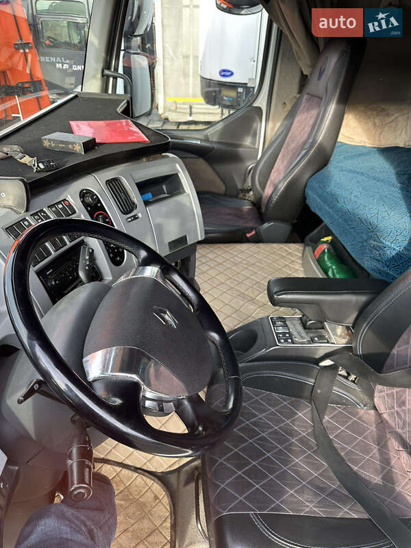 Тягач Renault Premium 2012 в Ужгороде