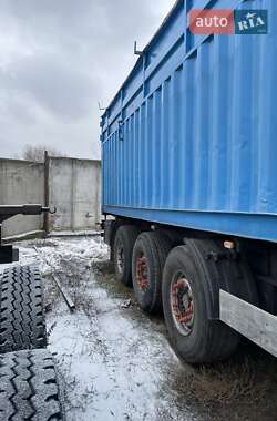 Контейнеровоз Renault Premium 2010 в 