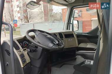 Тягач Renault Premium 2012 в 