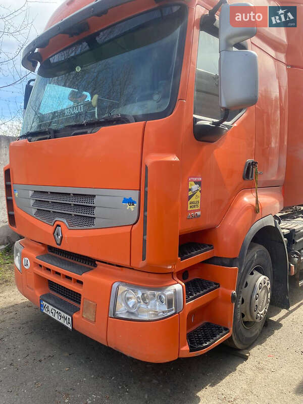 Тягач Renault Premium 2011 в Вишневом