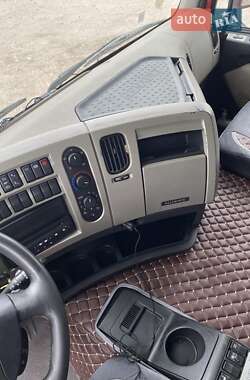 Тягач Renault Premium 2009 в Яворові
