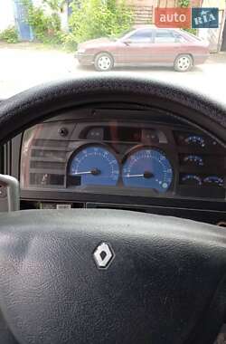 Тентований Renault Premium 2004 в 