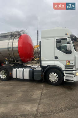 Тягач Renault Premium 2011 в 