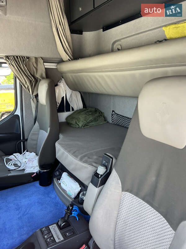 Тягач Renault Premium 2011 в Вышгороде