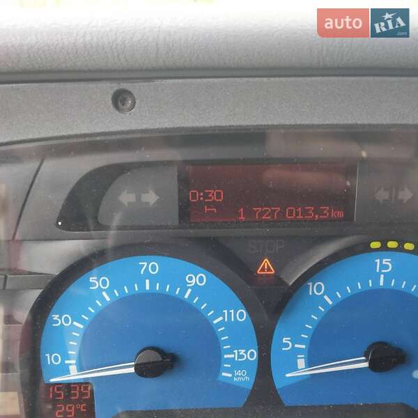 Грузовой фургон Renault Premium 2006 в Львове