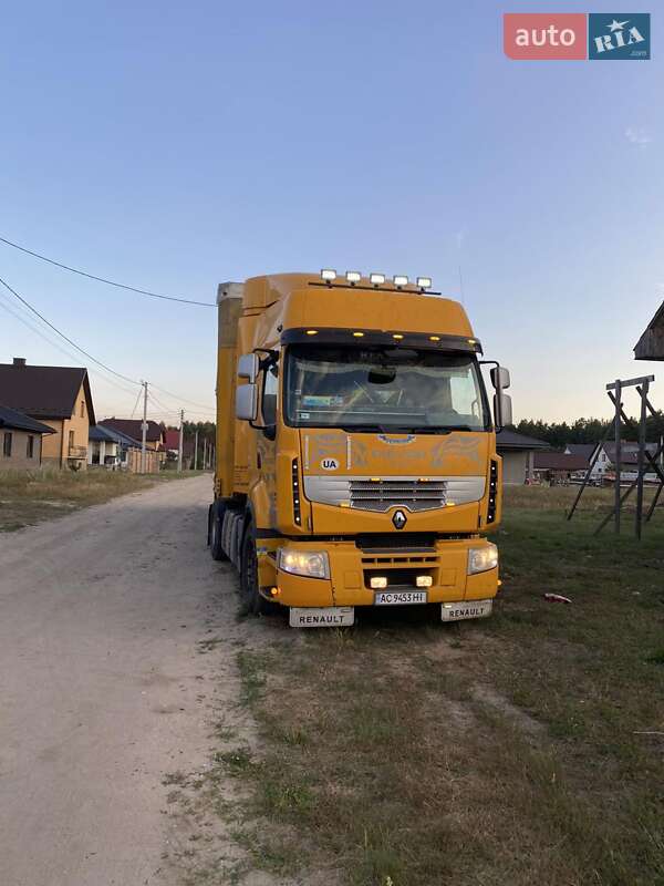 Тягач Renault Premium 2008 в Маневичах
