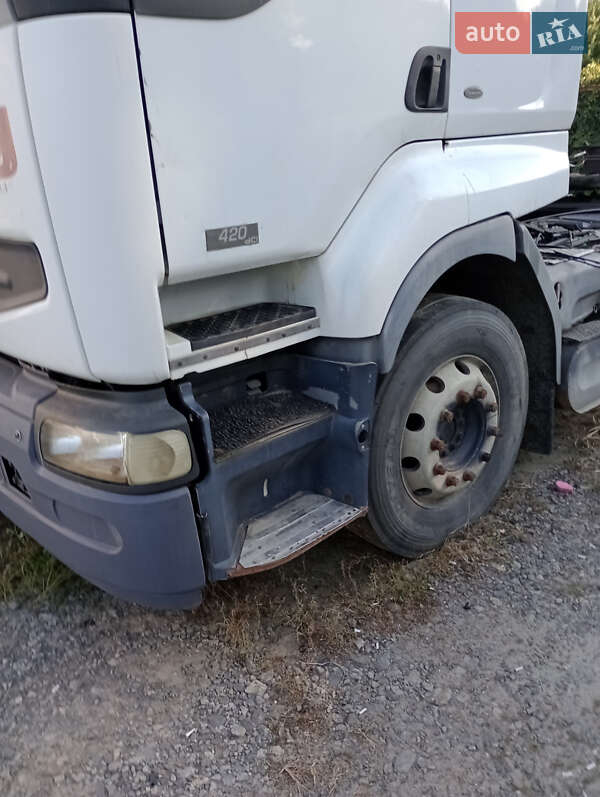 Тягач Renault Premium 2006 в Староконстантинове